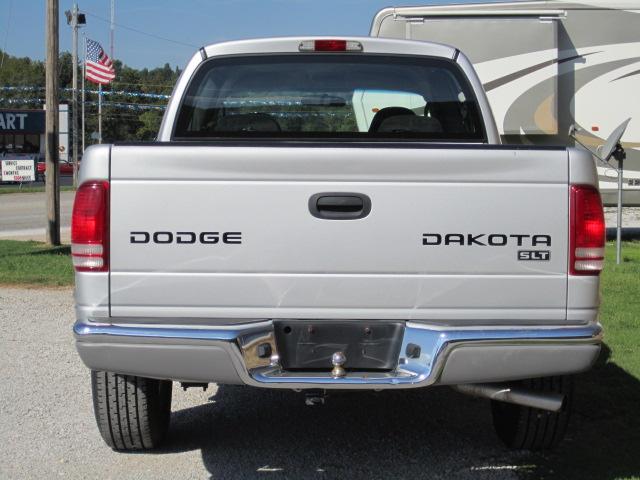 Dodge Dakota 2004 photo 2