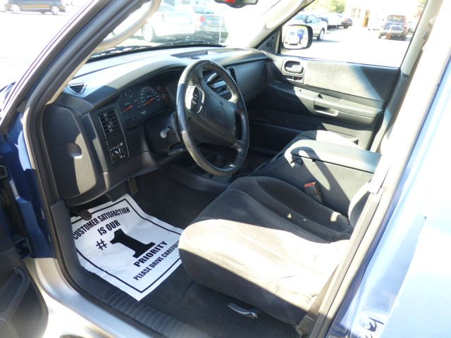 Dodge Dakota 2004 photo 2