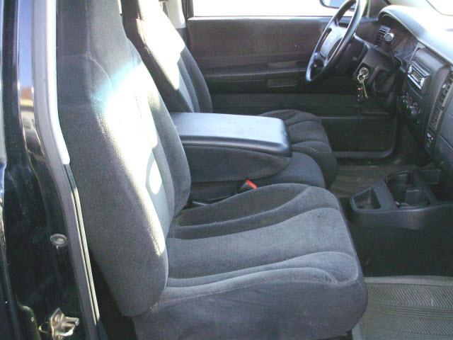 Dodge Dakota 2004 photo 2