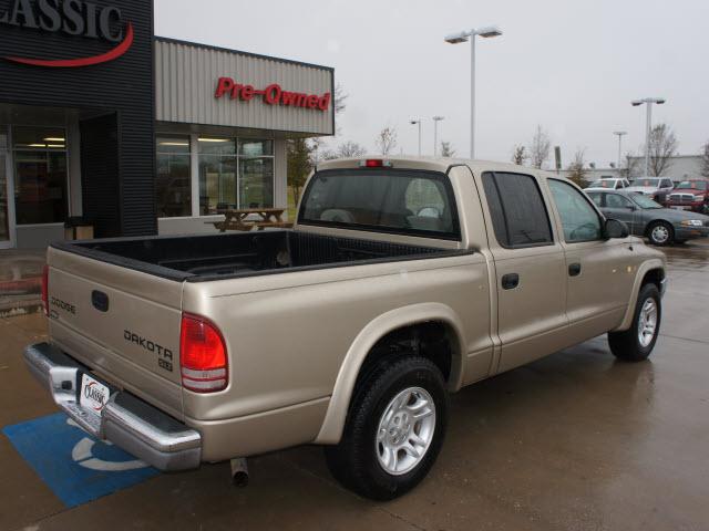 Dodge Dakota 2004 photo 2