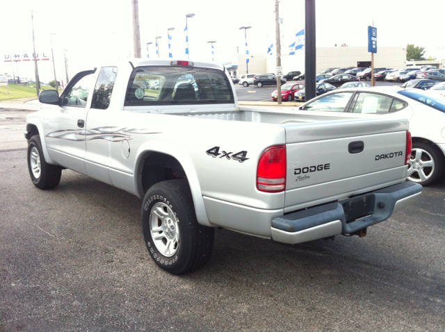 Dodge Dakota 2004 photo 2