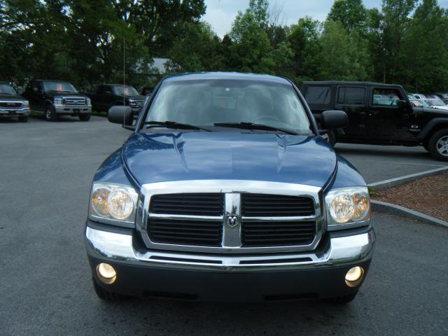 Dodge Dakota 2005 photo 2