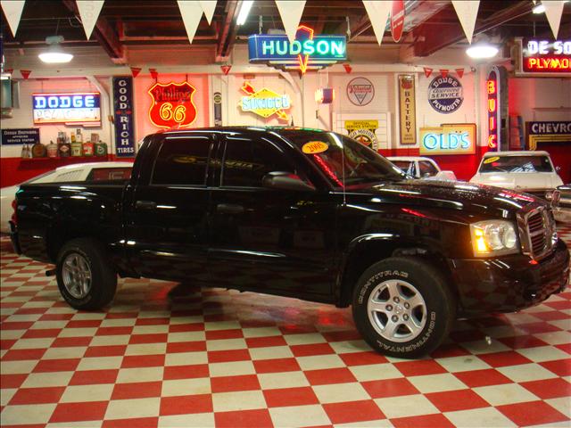 Dodge Dakota SLT Pickup