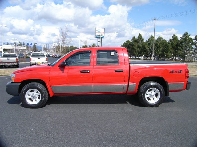 Dodge Dakota 2005 photo 2