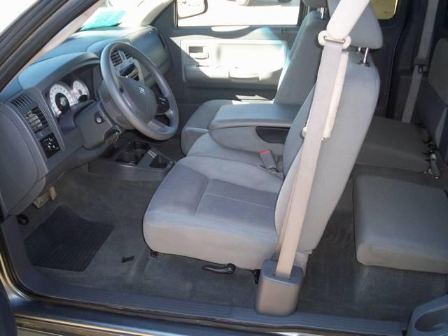 Dodge Dakota 2005 photo 2