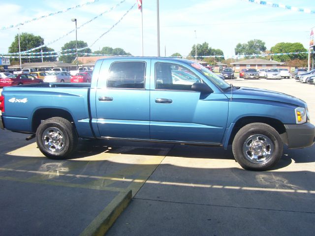 Dodge Dakota 4dr LX 4WD Auto Pickup Truck