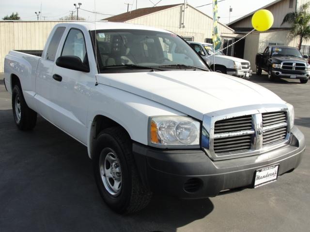 Dodge Dakota 2005 photo 2