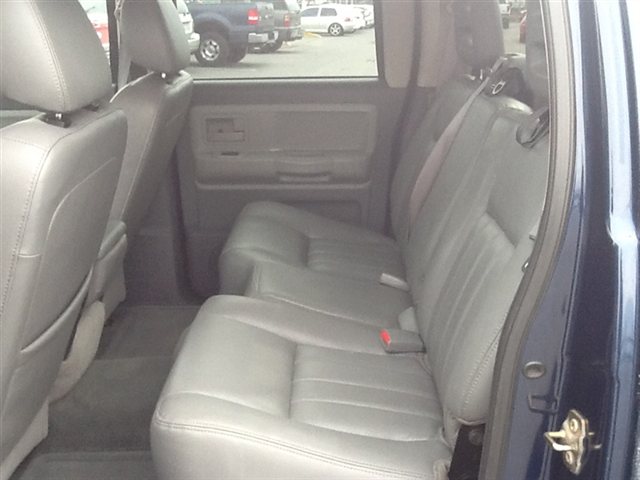 Dodge Dakota 2005 photo 2