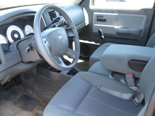 Dodge Dakota 2005 photo 2