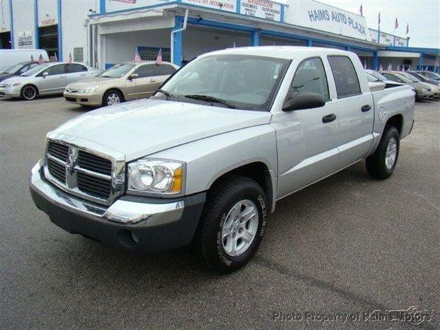 Dodge Dakota SLT Pickup