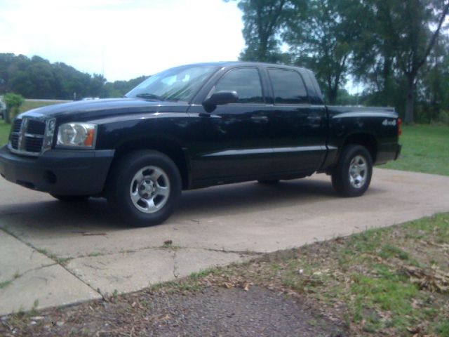 Dodge Dakota 4dr LX 4WD Auto Pickup Truck