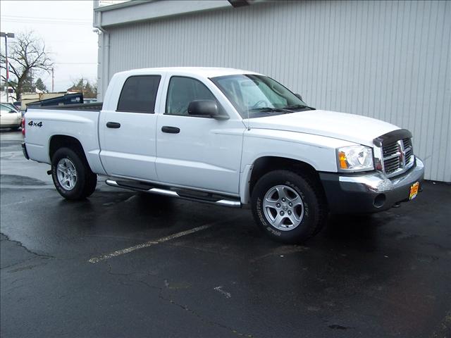 Dodge Dakota SLT Pickup