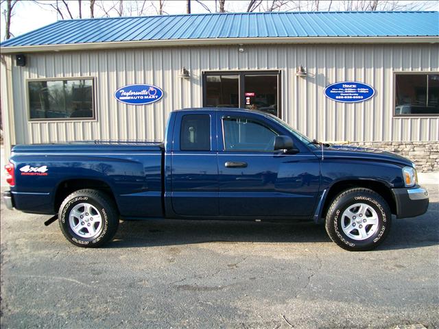 Dodge Dakota SLT Extended Cab Pickup