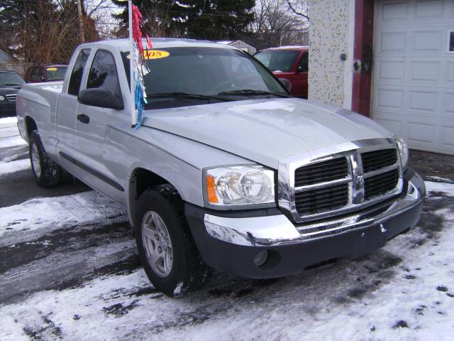 Dodge Dakota SLT Pickup
