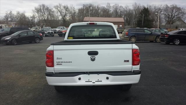 Dodge Dakota 2005 photo 2