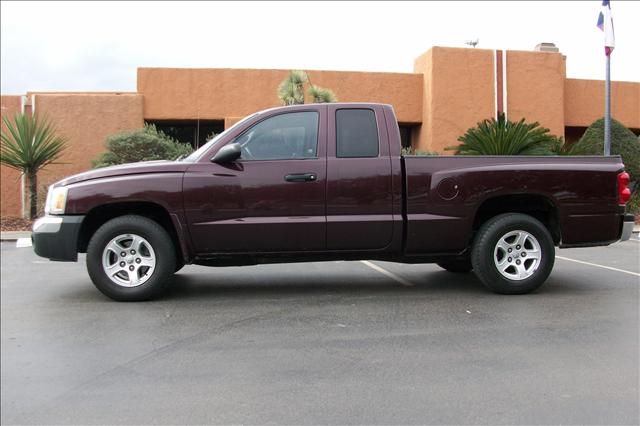 Dodge Dakota SLT Pickup