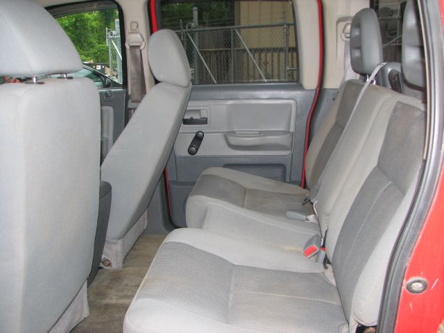 Dodge Dakota 4dr LX 4WD Auto Pickup Truck