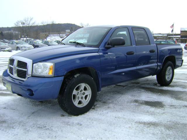 Dodge Dakota SLT Pickup