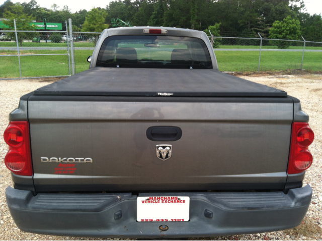 Dodge Dakota 2005 photo 2