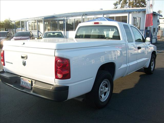 Dodge Dakota 2005 photo 2