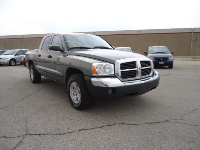 Dodge Dakota SLT Pickup