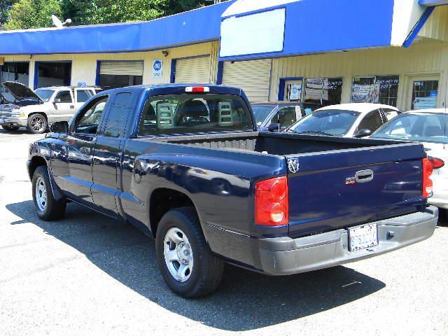 Dodge Dakota 2005 photo 2