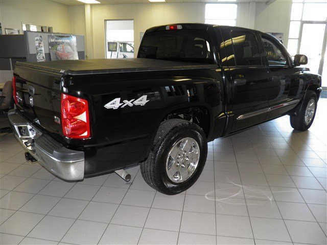 Dodge Dakota 2005 photo 2