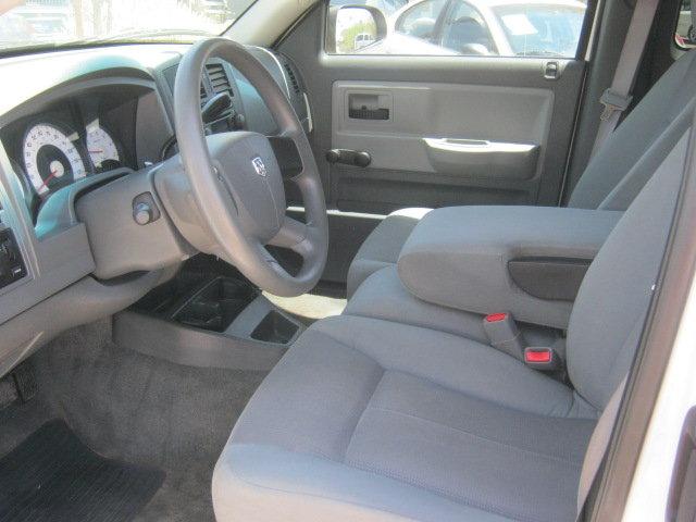Dodge Dakota 2005 photo 2