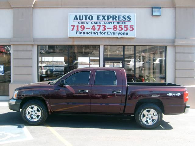 Dodge Dakota SLT Pickup