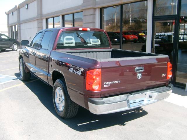 Dodge Dakota 2005 photo 2