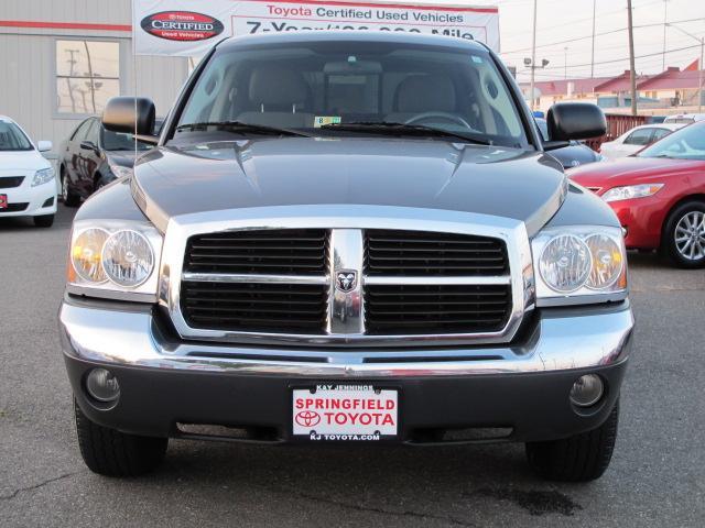 Dodge Dakota SLT Pickup Truck