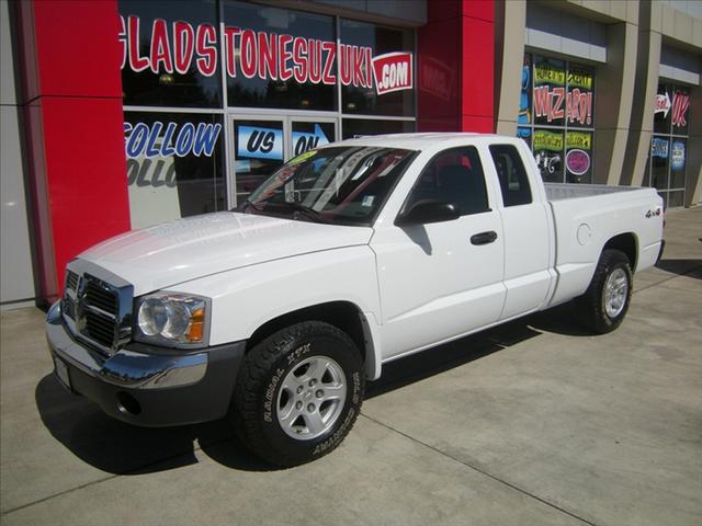 Dodge Dakota SLT Pickup