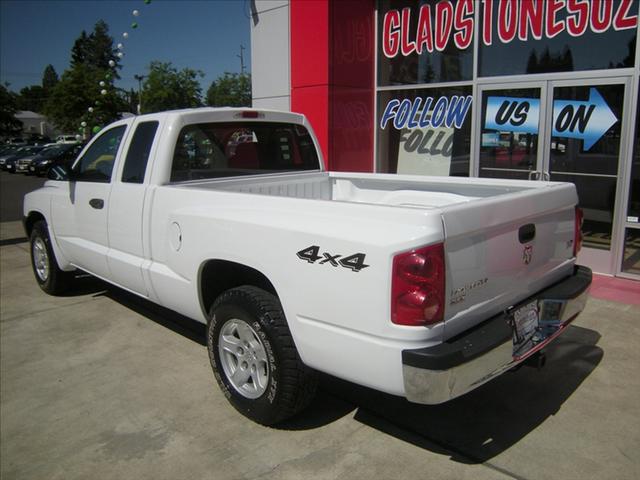 Dodge Dakota 2005 photo 2