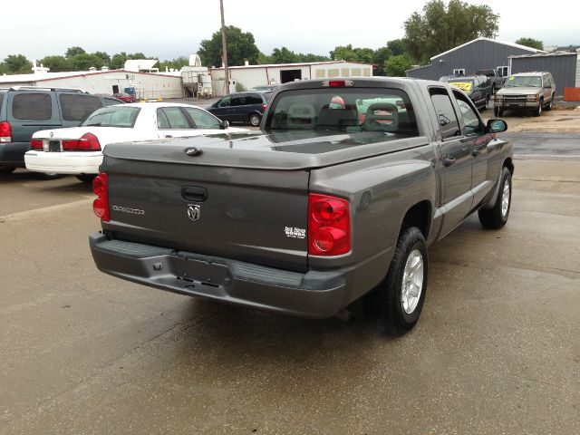 Dodge Dakota 4dr LX 4WD Auto Pickup Truck