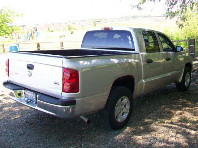 Dodge Dakota SLT Pickup