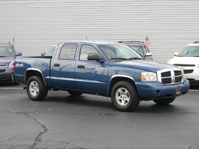 Dodge Dakota SLT Pickup Truck