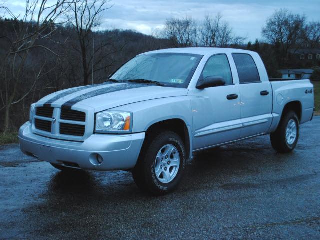 Dodge Dakota SLT Pickup