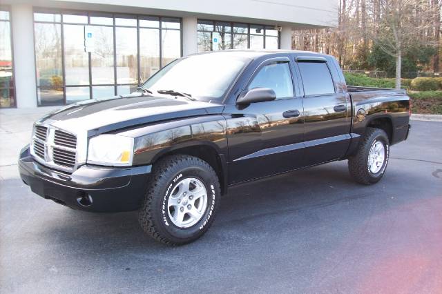 Dodge Dakota SLT Pickup