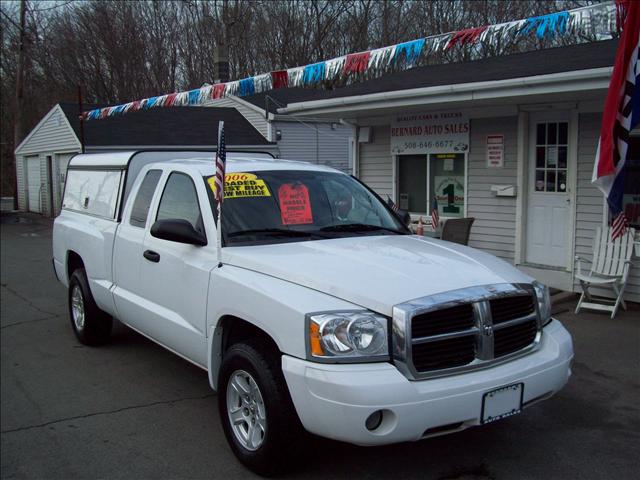 Dodge Dakota SLT Pickup