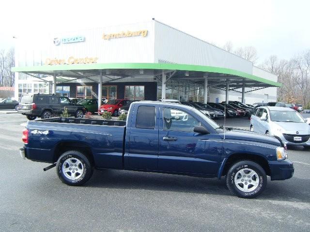 Dodge Dakota SLT Pickup