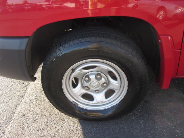 Dodge Dakota 4dr LX 4WD Auto Pickup Truck