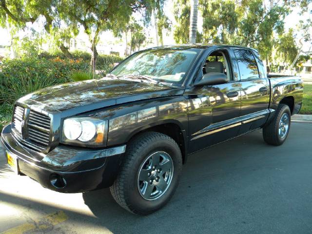 Dodge Dakota SLT Pickup