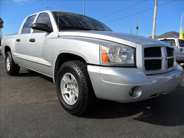 Dodge Dakota SLT Pickup