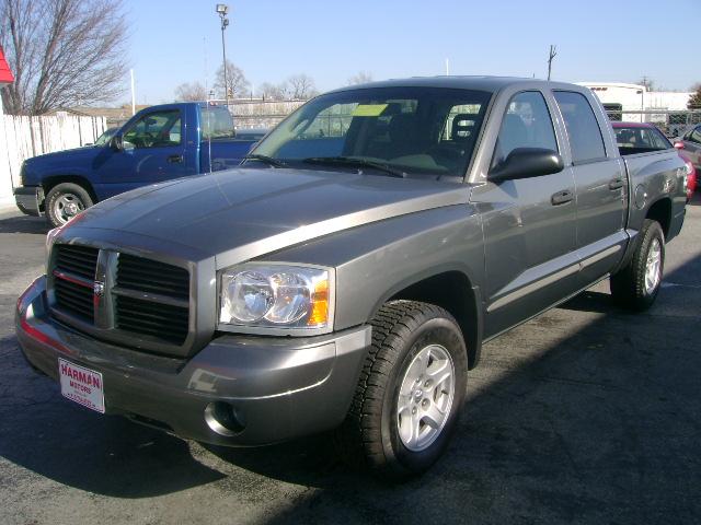 Dodge Dakota SLT Pickup
