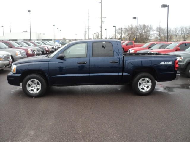Dodge Dakota SLT Pickup