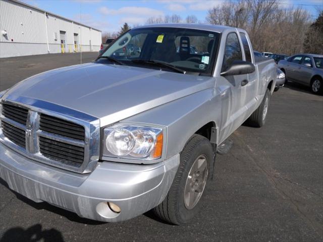 Dodge Dakota SLT Pickup