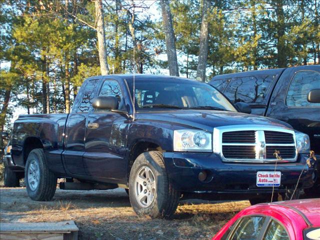 Dodge Dakota SLT Pickup