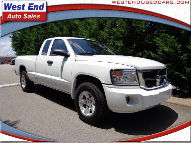 Dodge Dakota SLT Pickup Truck