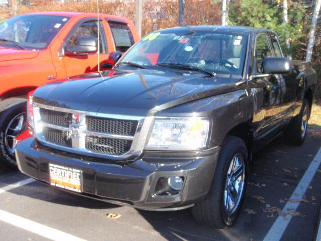Dodge Dakota SLT Pickup