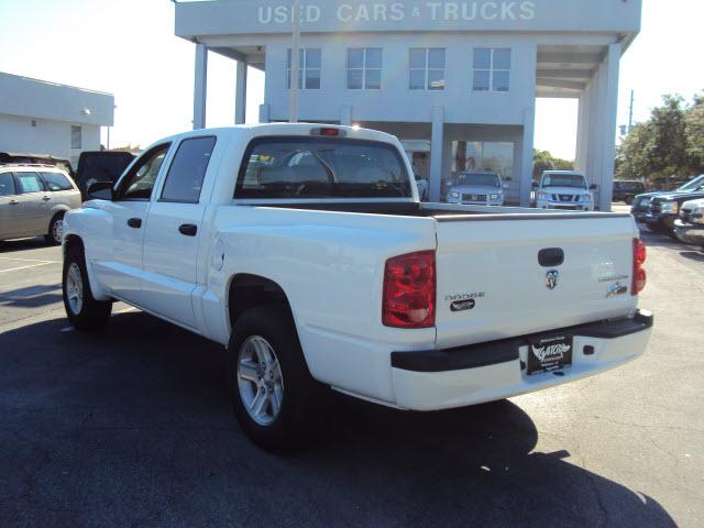 Dodge Dakota 2010 photo 2